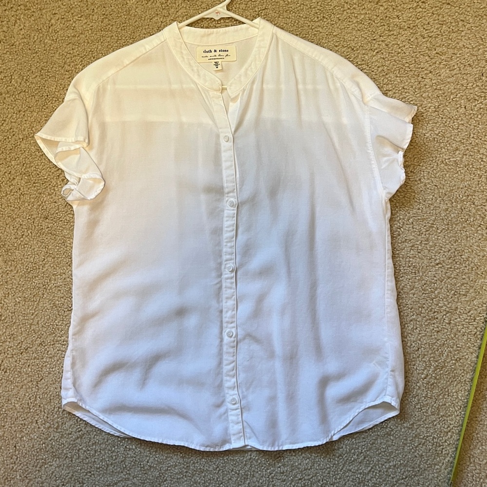 Cloth & Stone Anthropologie Off-white Button-Up Top with gentle ruffle sleeve